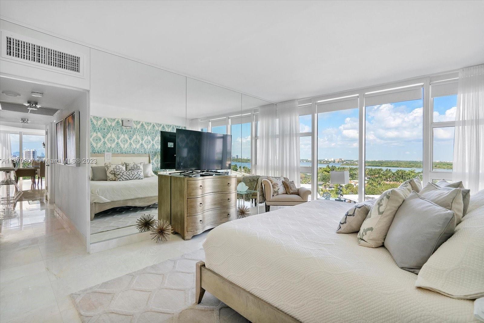 10275 Collins Ave # 922