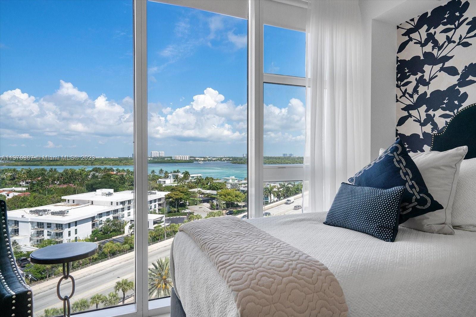 10275 Collins Ave # 922