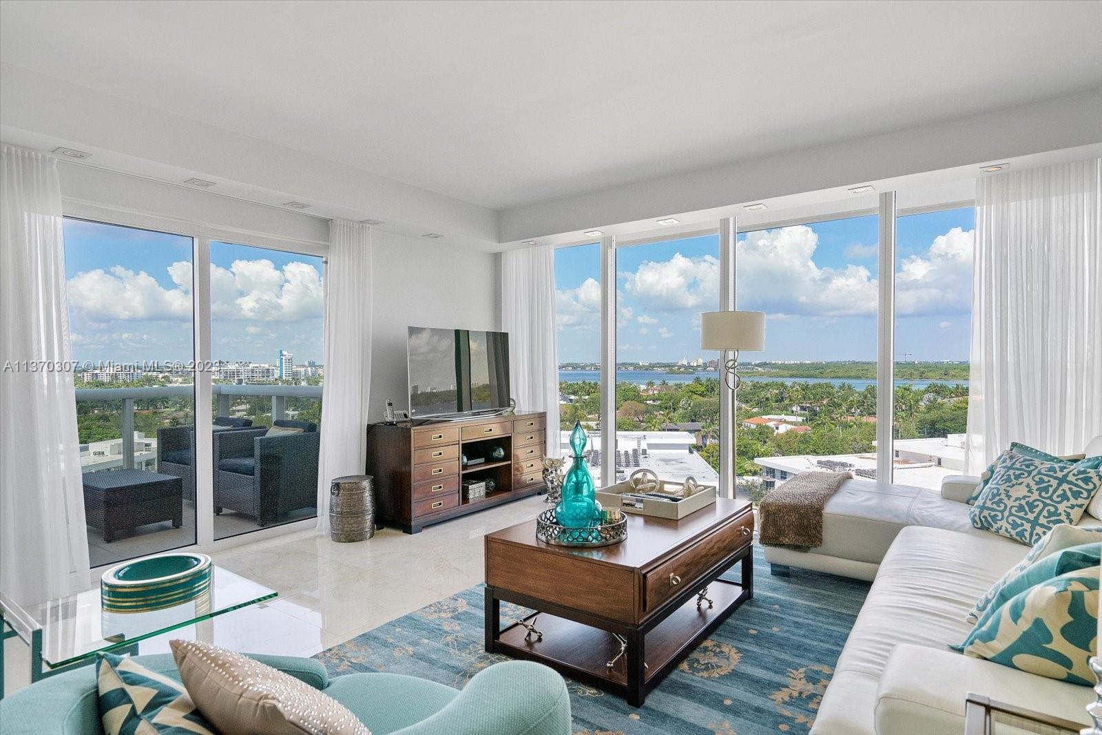 10275 Collins Ave # 922