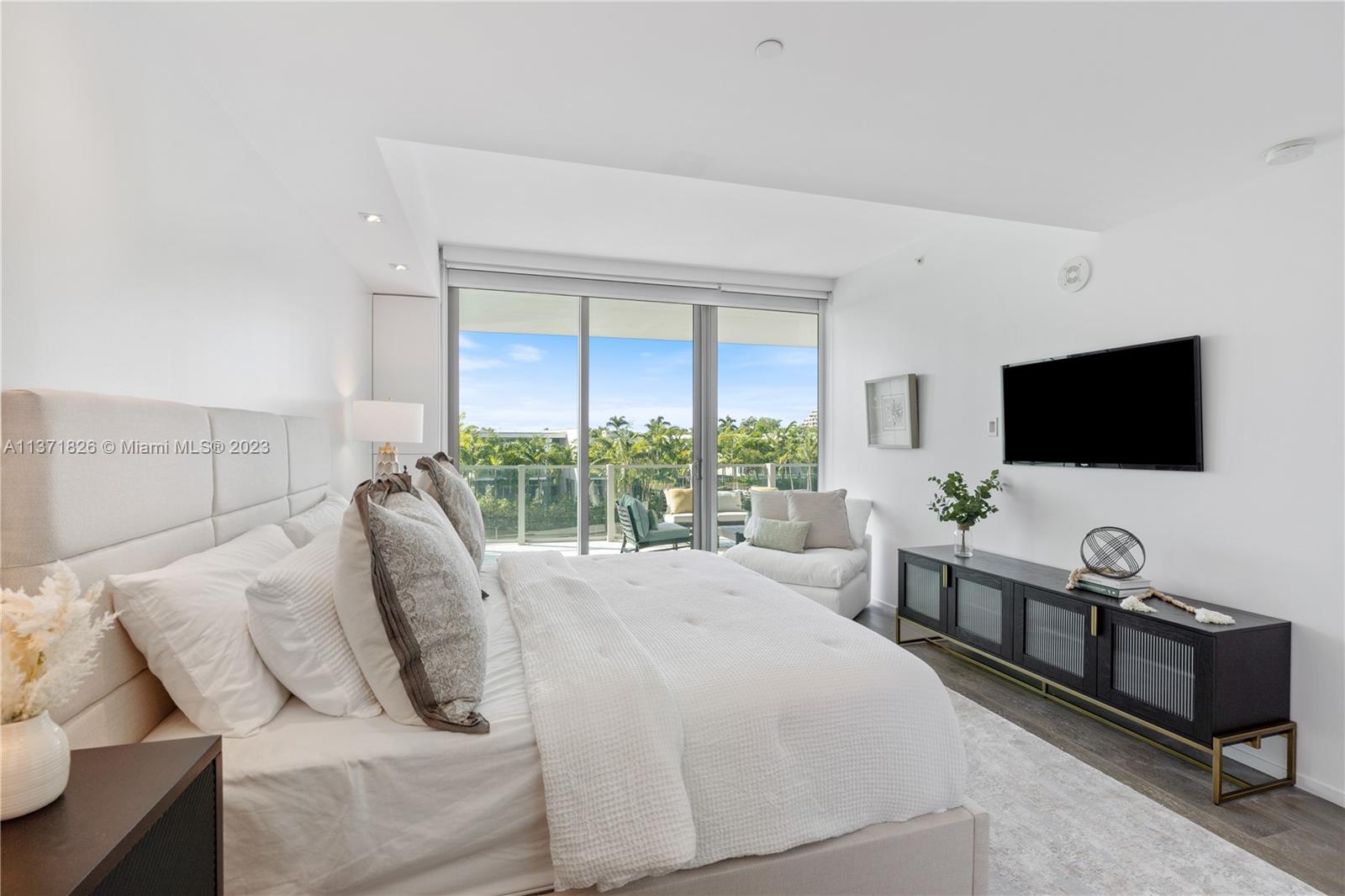 350 Ocean Dr # 305N