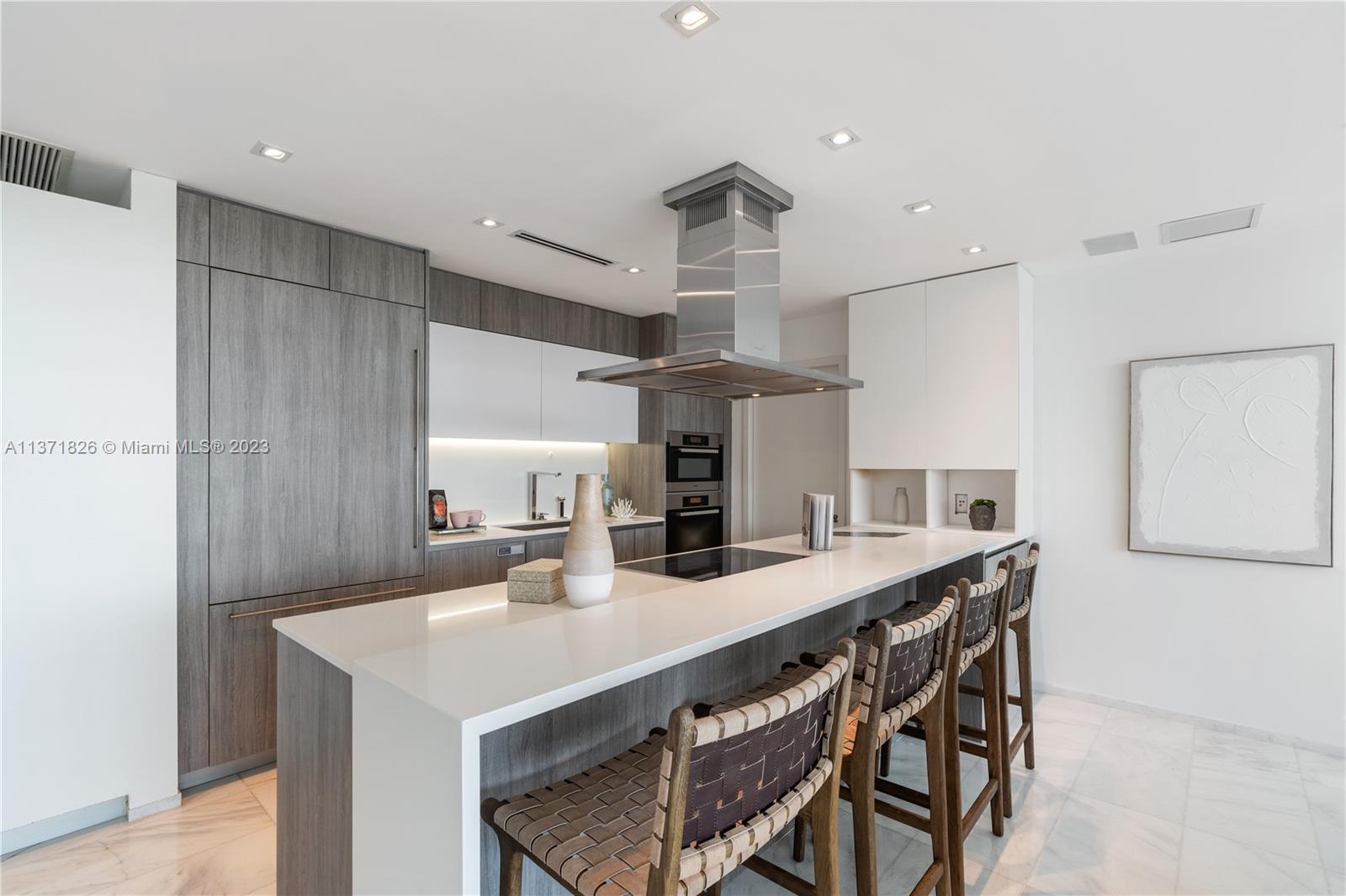 350 Ocean Dr # 305N