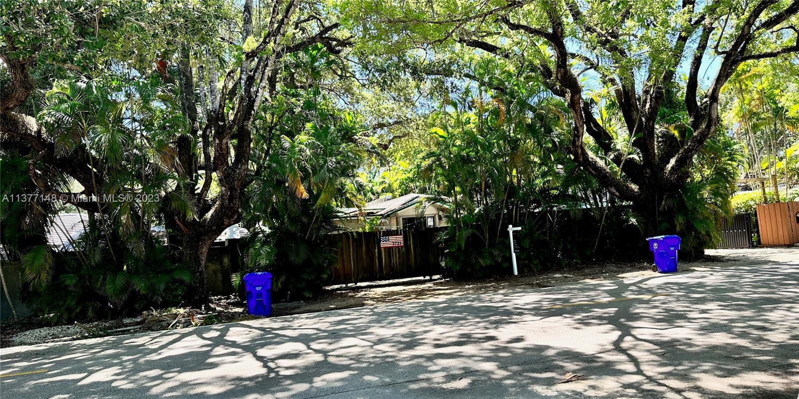 3721 S Le Jeune Rd
