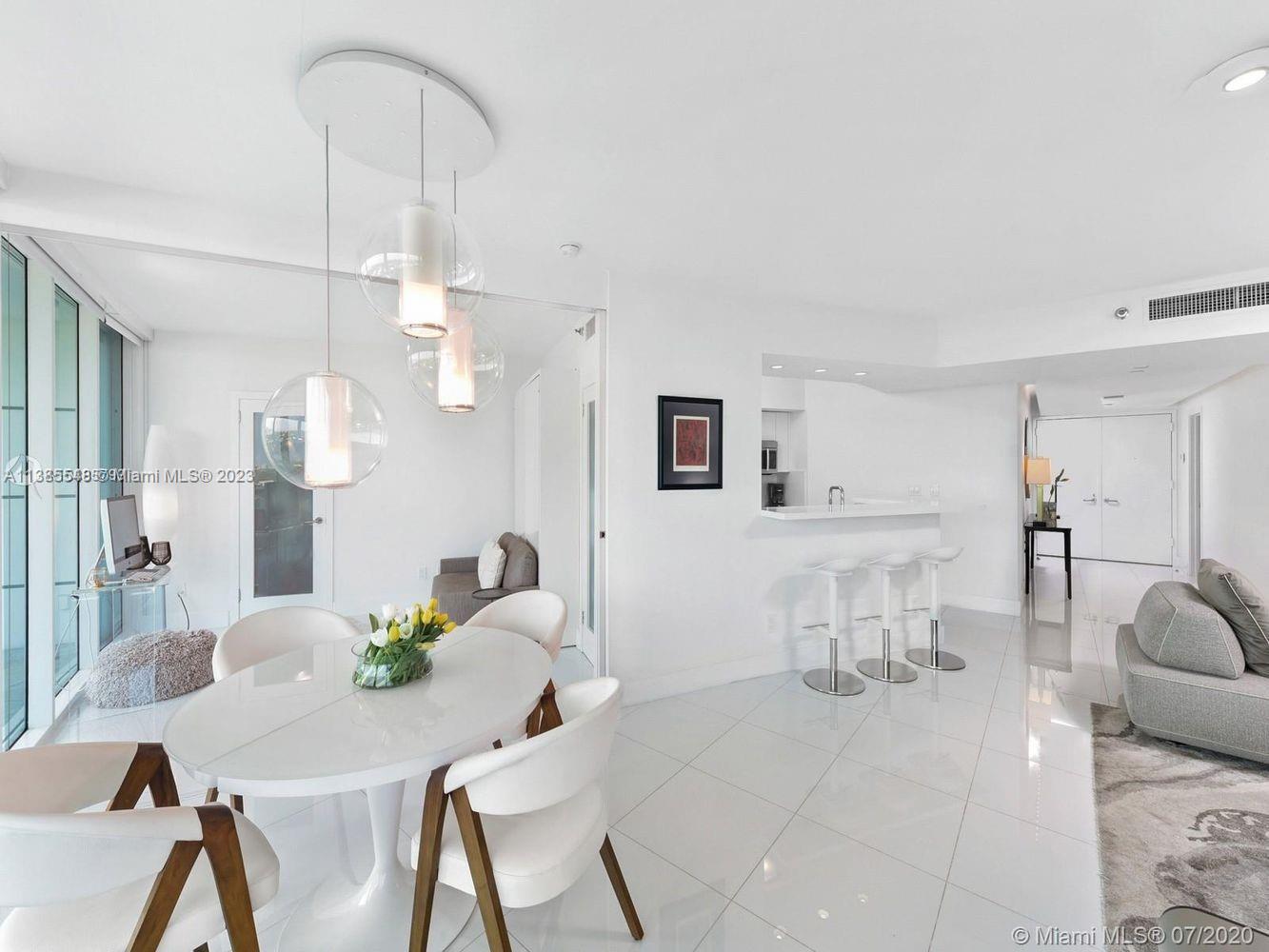 2127 Brickell Ave # 1606