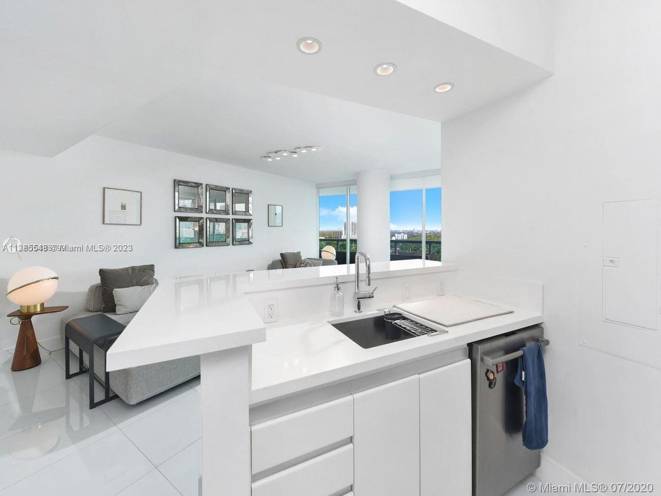 2127 Brickell Ave # 1606