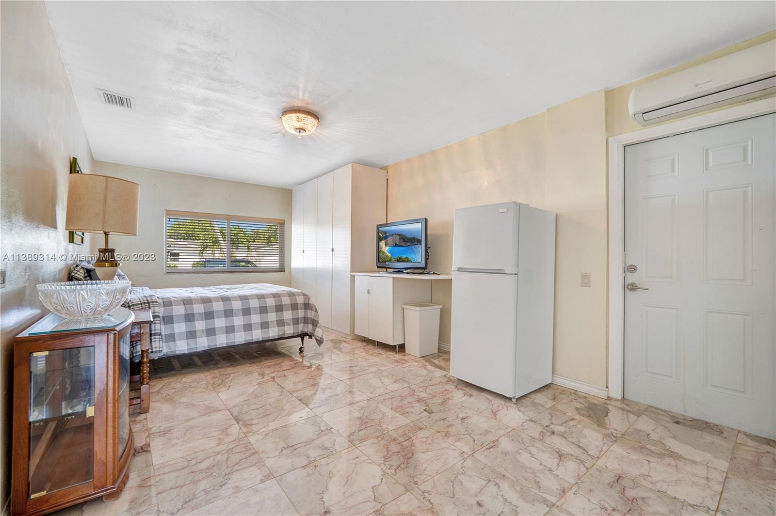 2133 SW 99th Ave