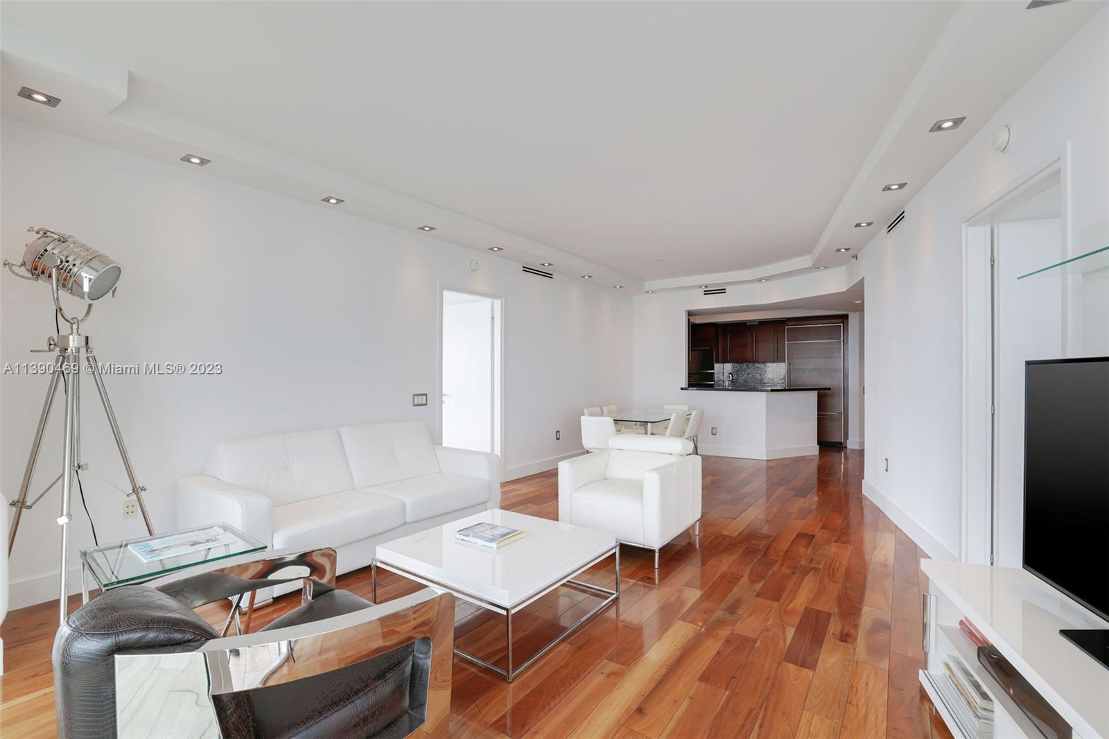 450 Alton Rd # 1610