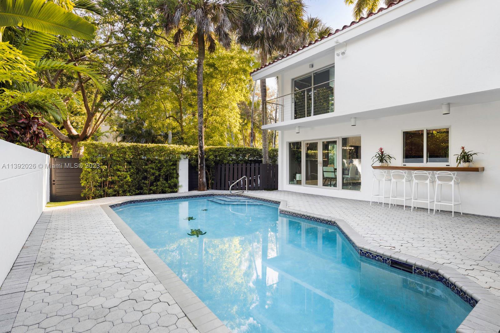 2800 Crystal Ct