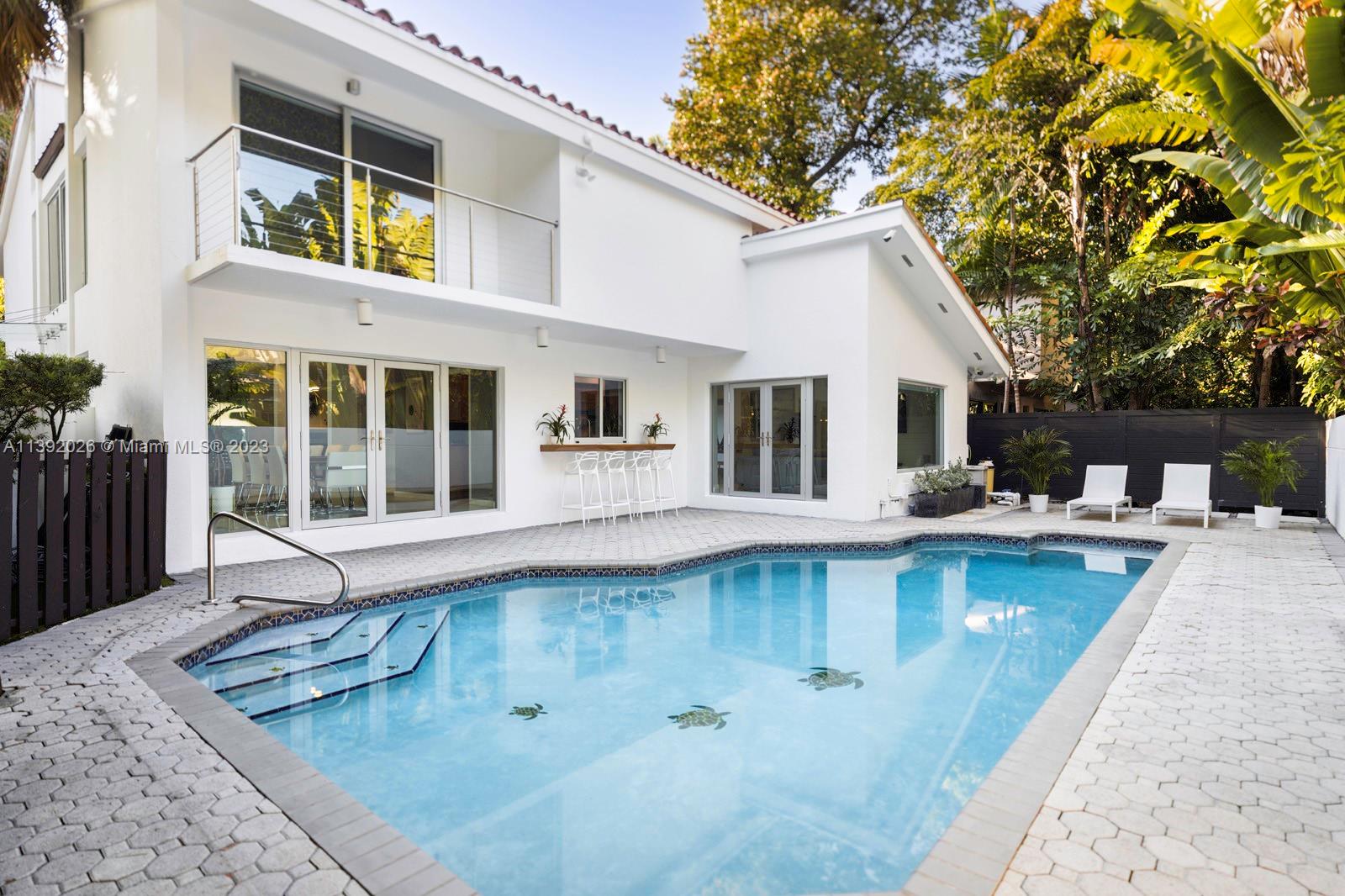 2800 Crystal Ct