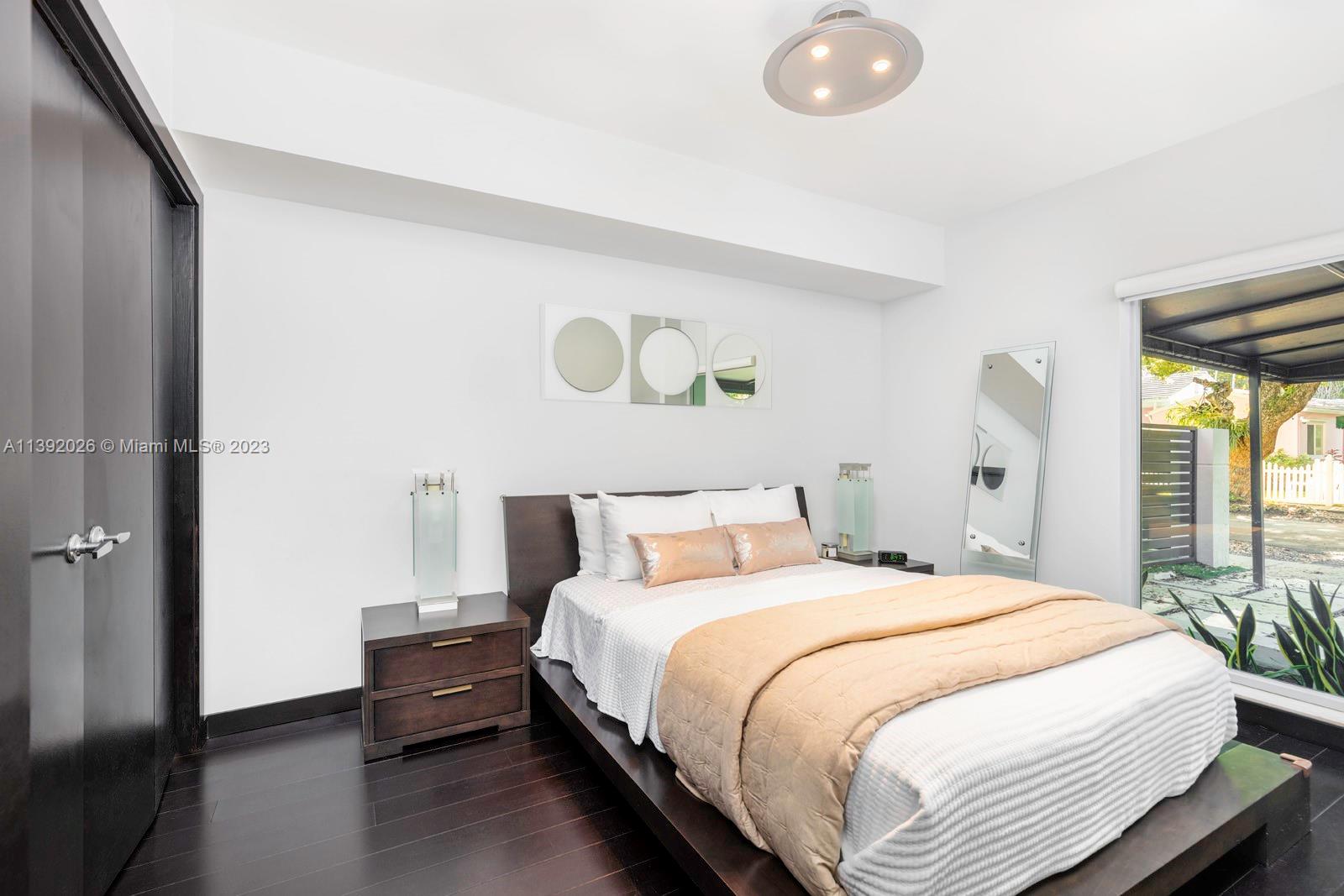 2800 Crystal Ct
