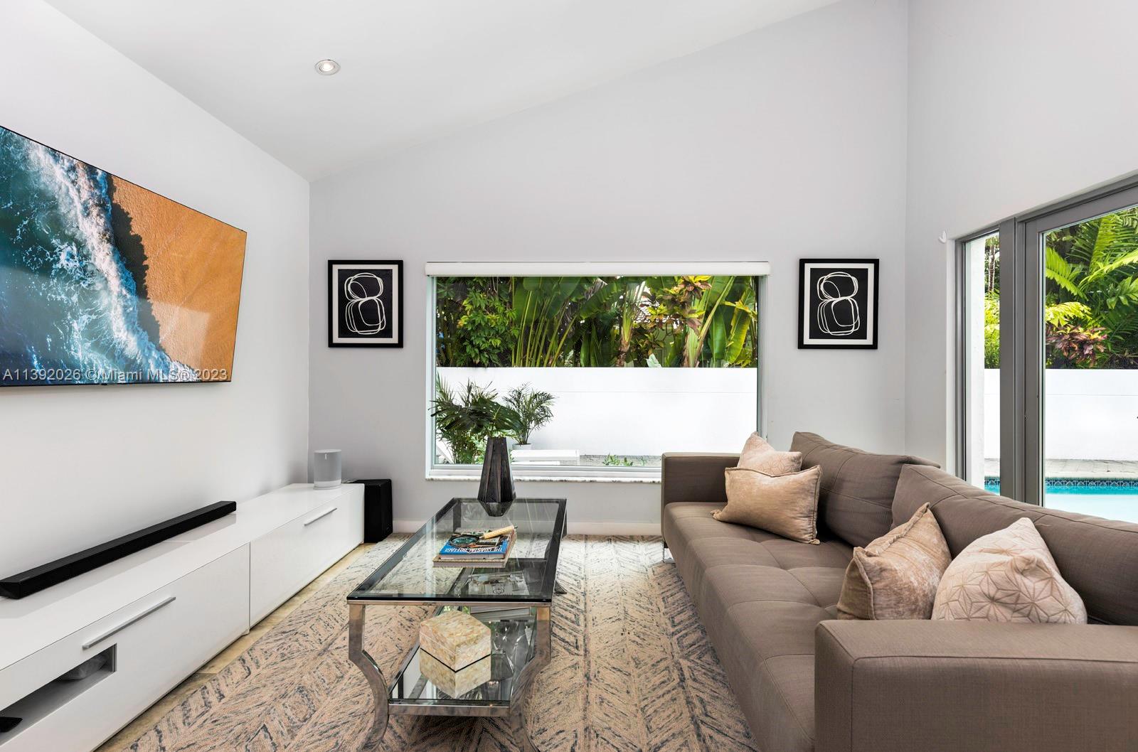 2800 Crystal Ct