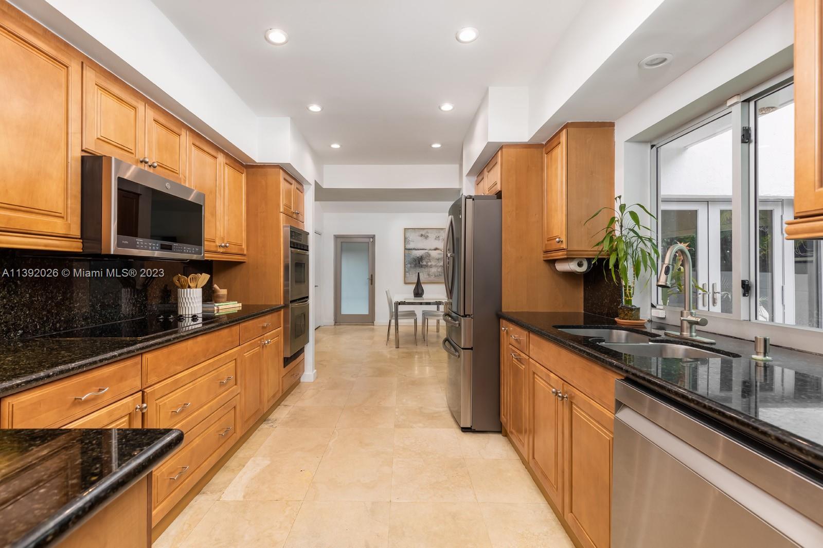 2800 Crystal Ct