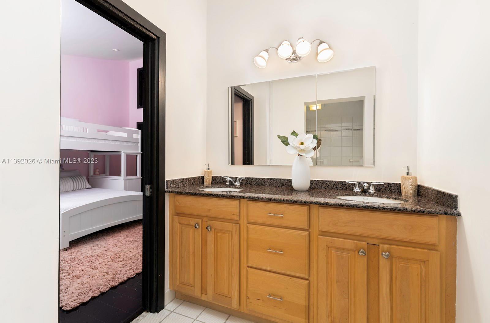 2800 Crystal Ct