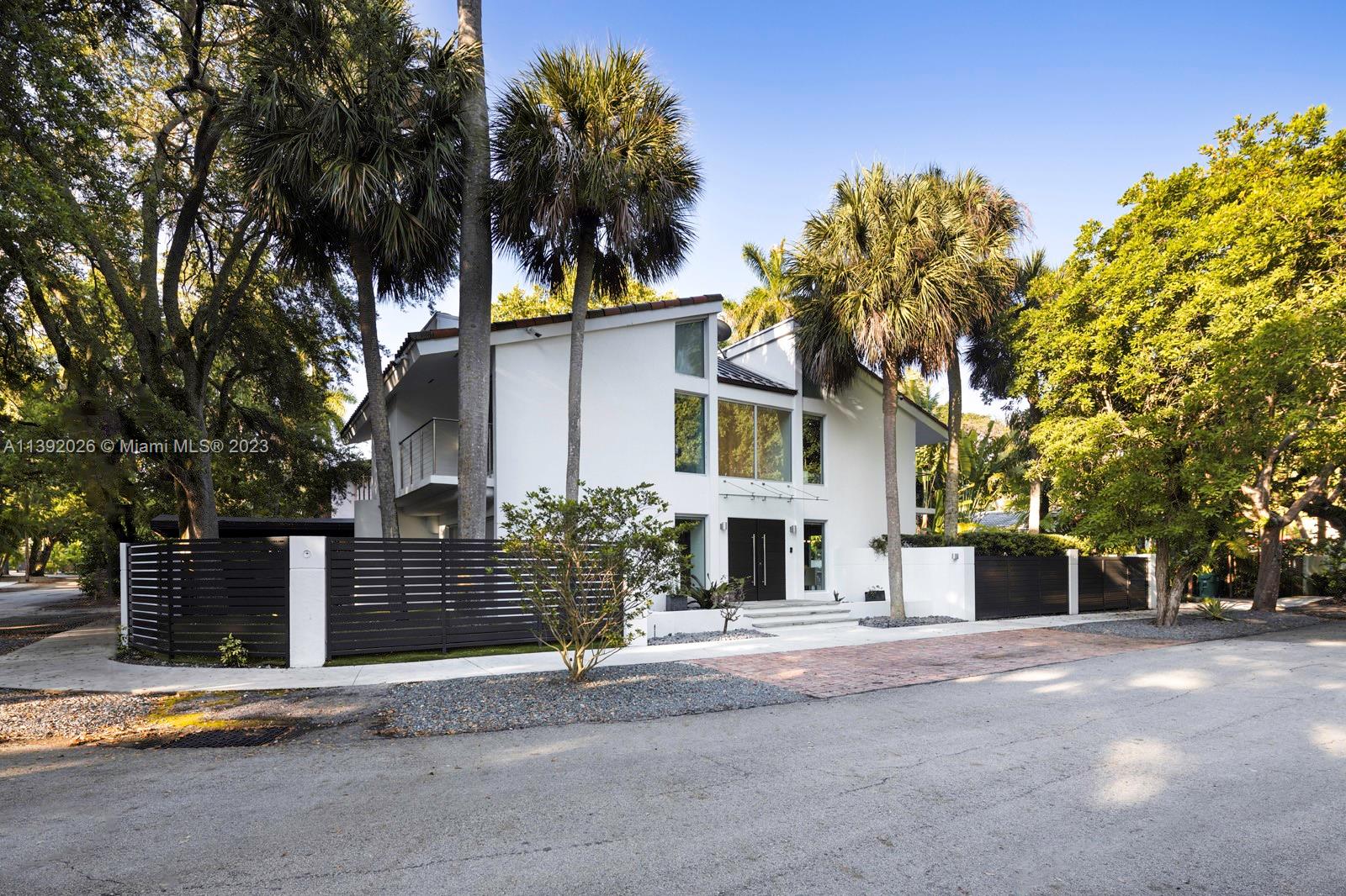 2800 Crystal Ct