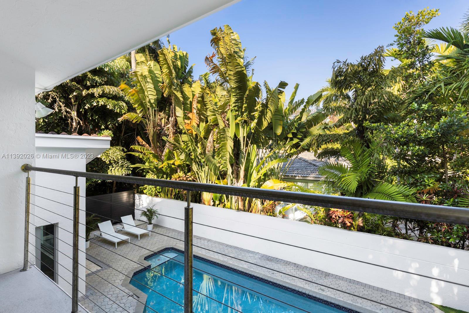 2800 Crystal Ct
