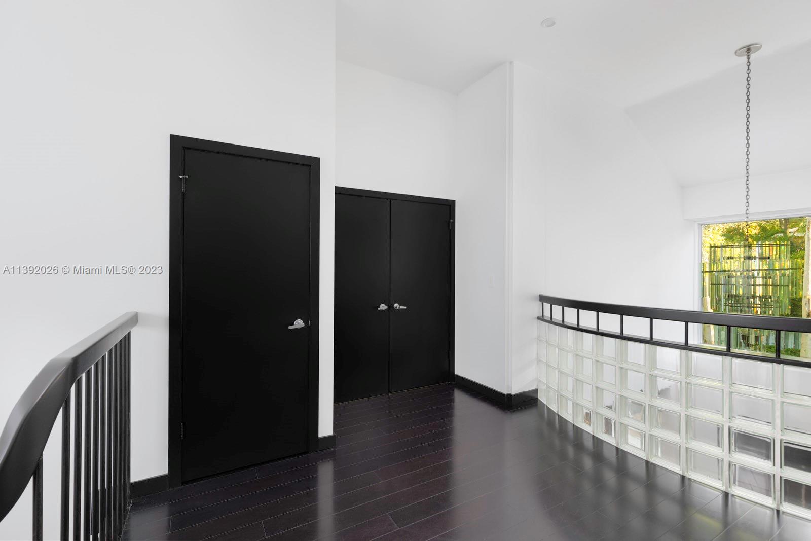 2800 Crystal Ct