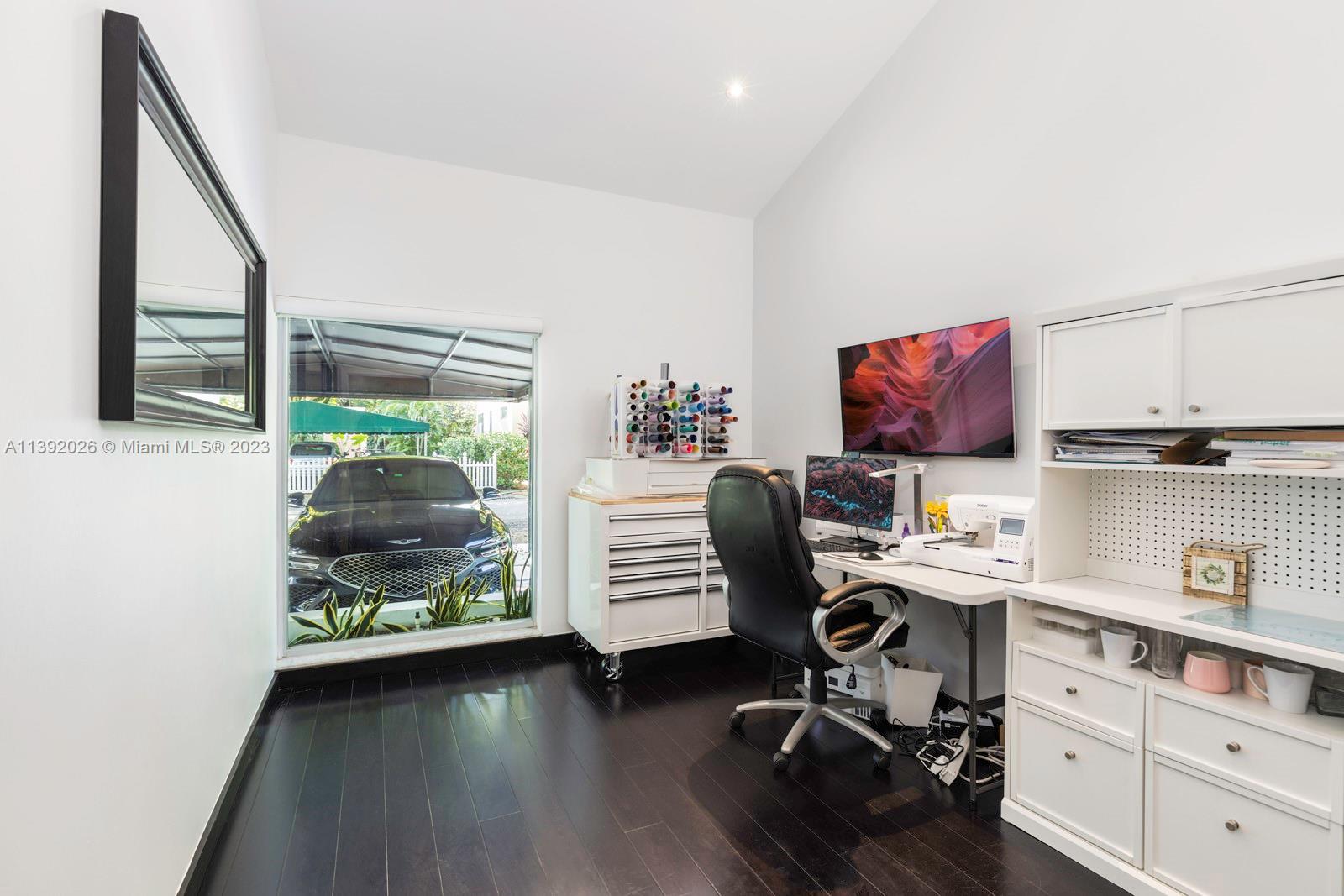 2800 Crystal Ct