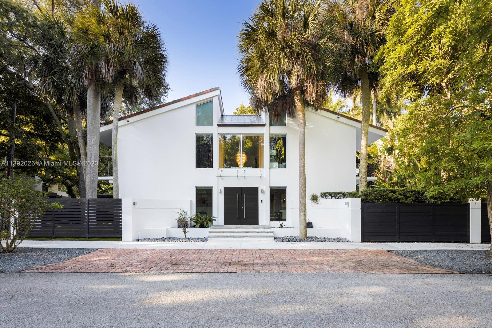 2800 Crystal Ct