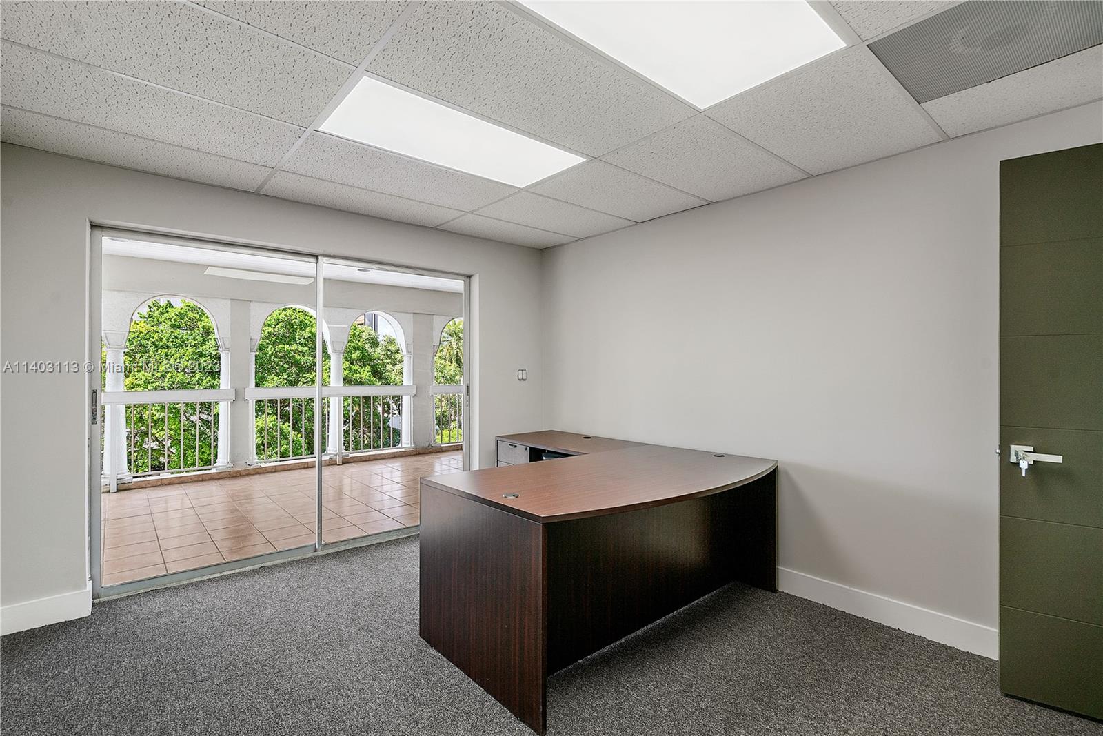 815 Ponce De Leon Blvd Unit: 3rd floor