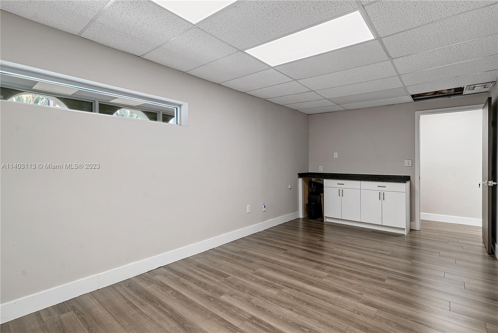 815 Ponce De Leon Blvd Unit: 3rd floor