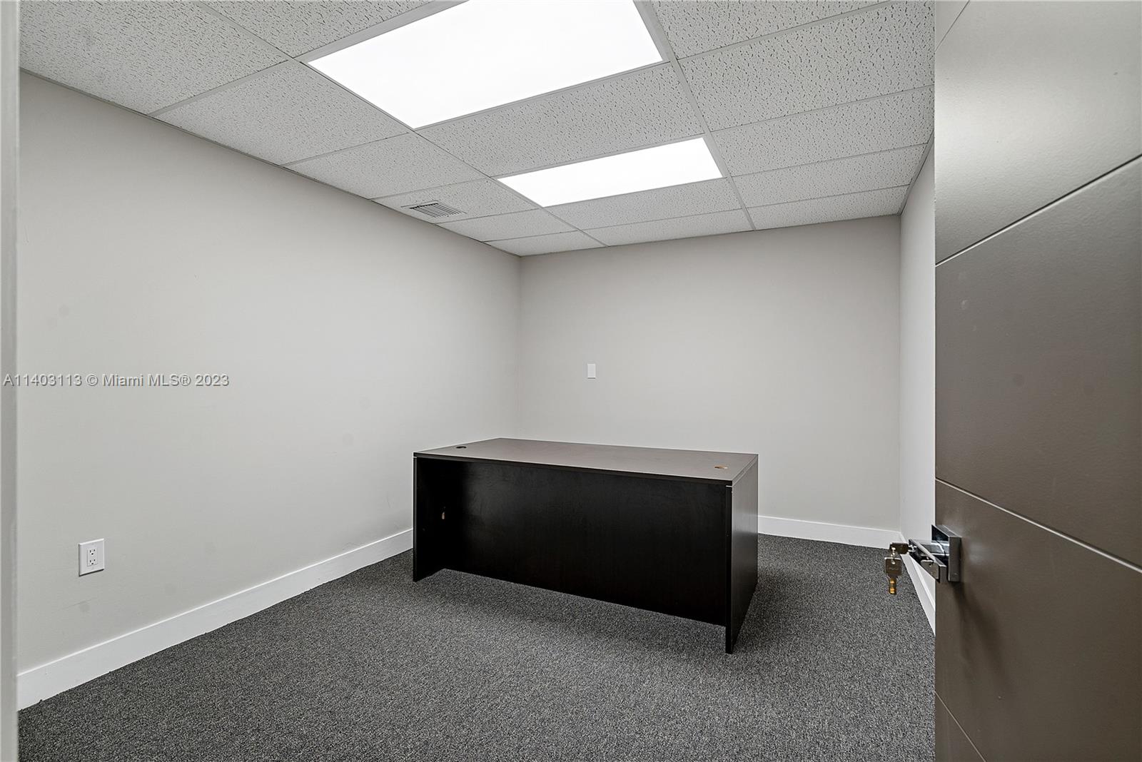 815 Ponce De Leon Blvd Unit: 3rd floor