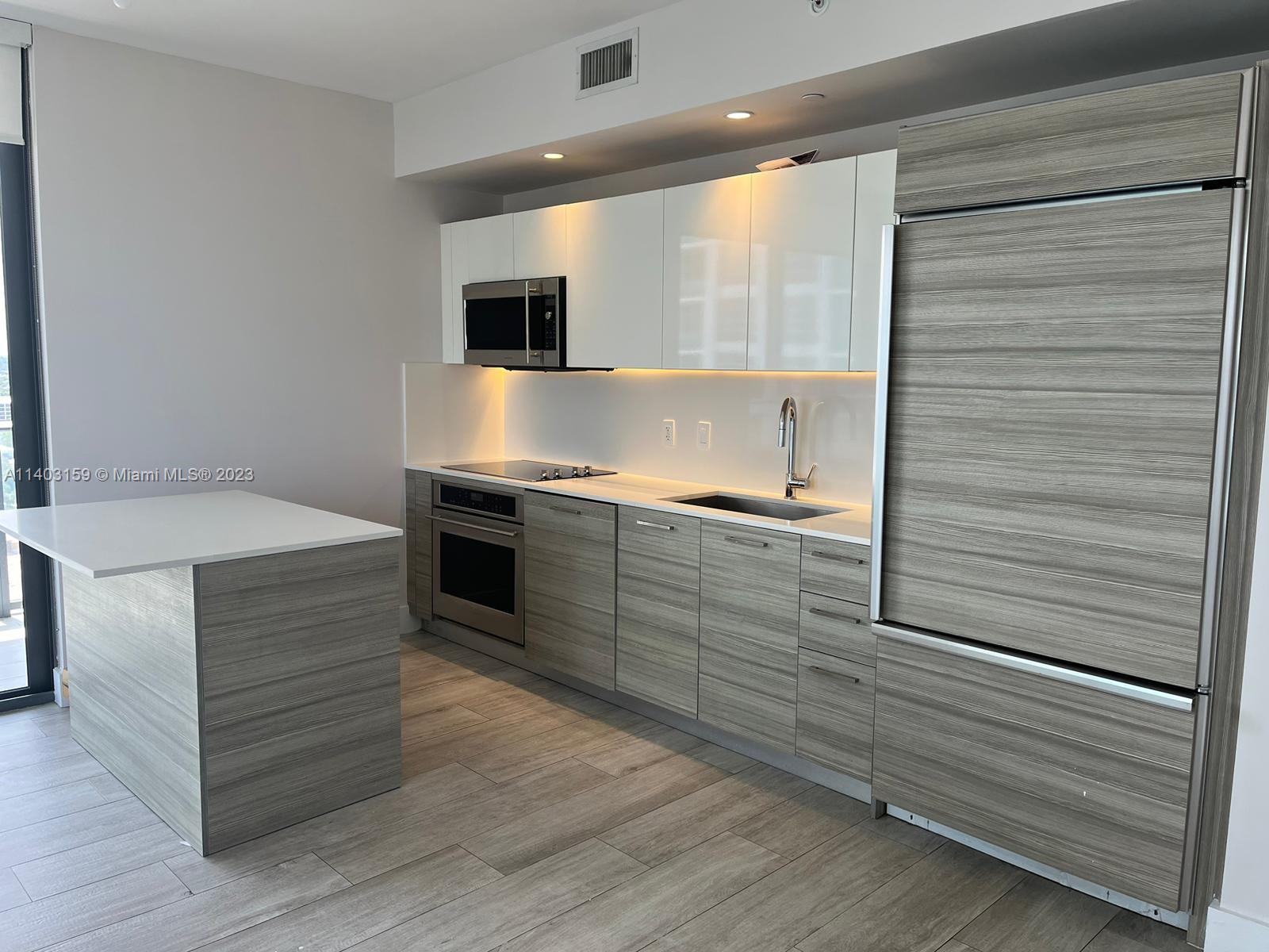 121 NE 34th St # 2101