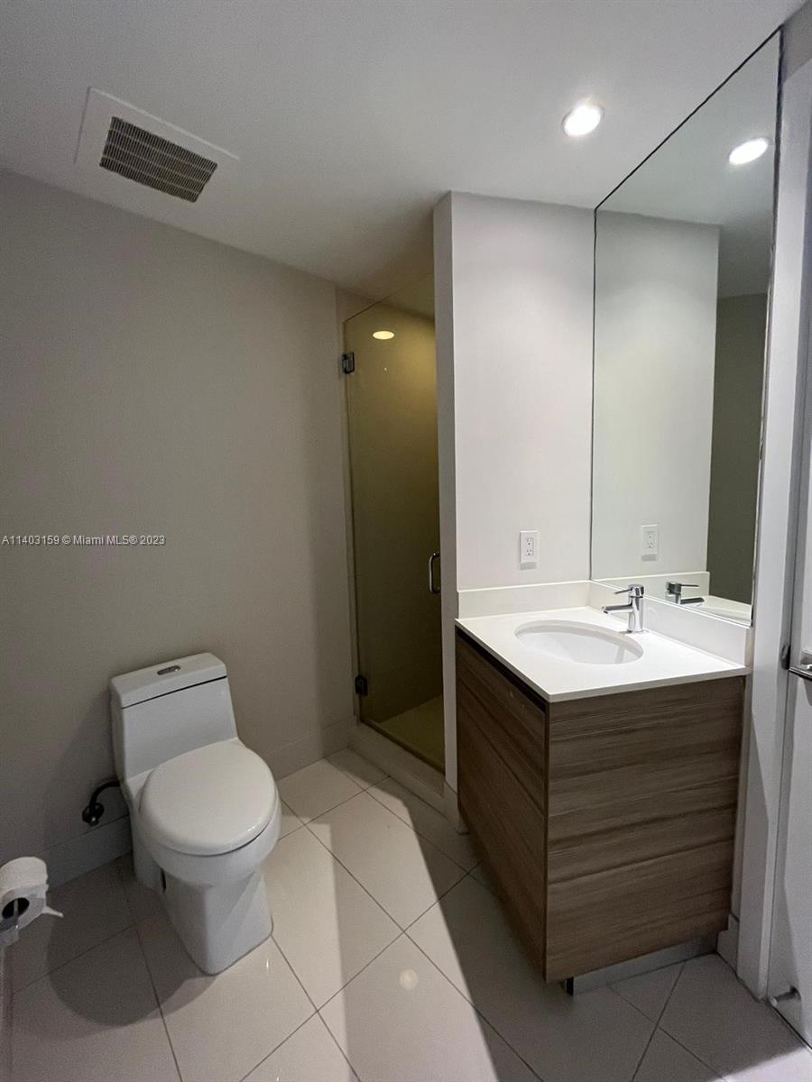 121 NE 34th St # 2101