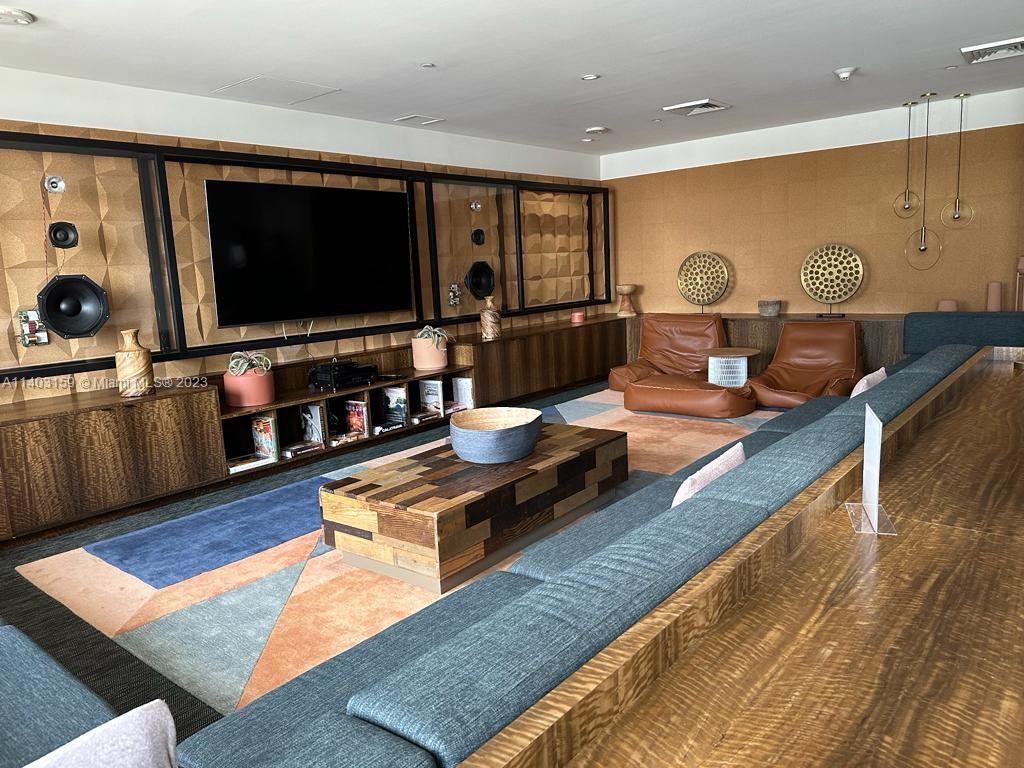 121 NE 34th St # 2101