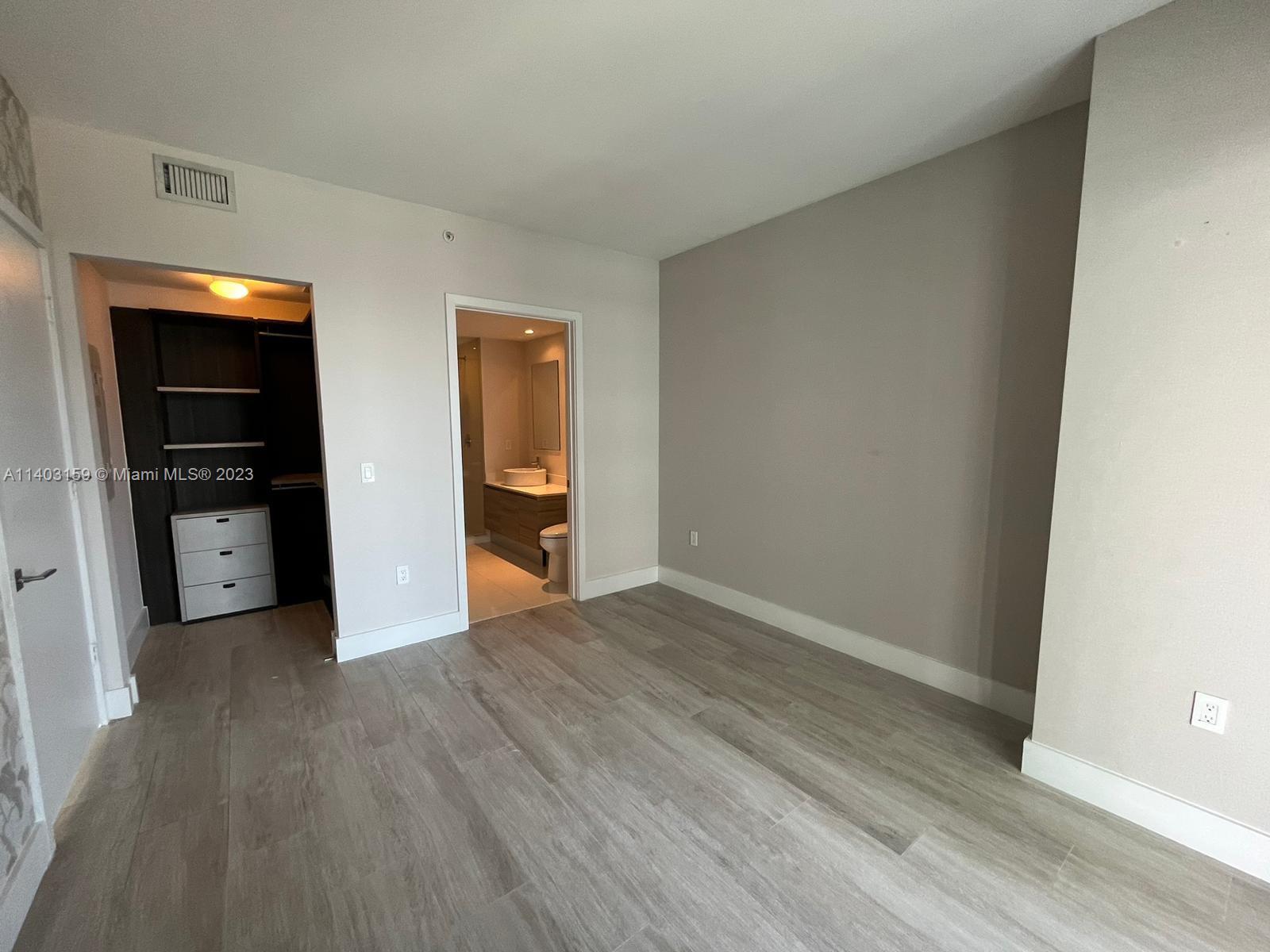 121 NE 34th St # 2101