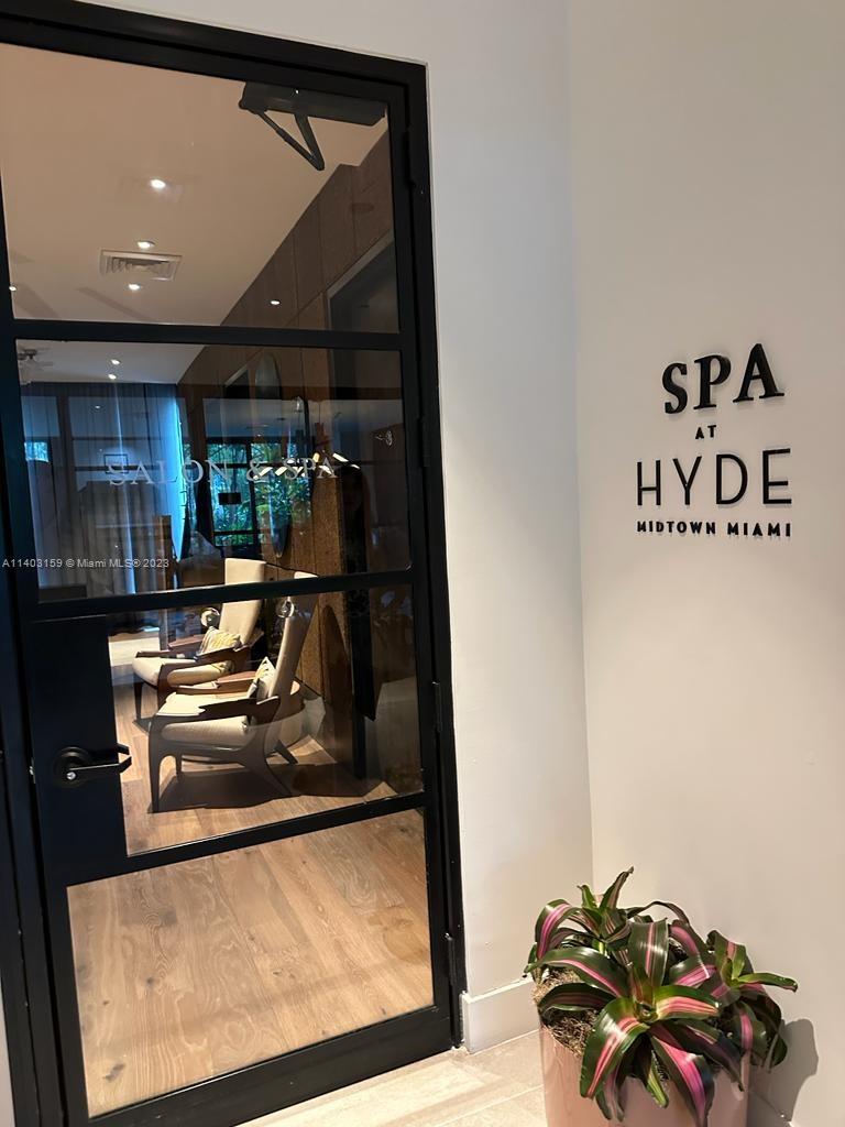 121 NE 34th St # 2101