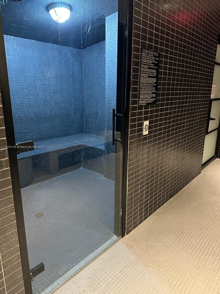 121 NE 34th St # 2101