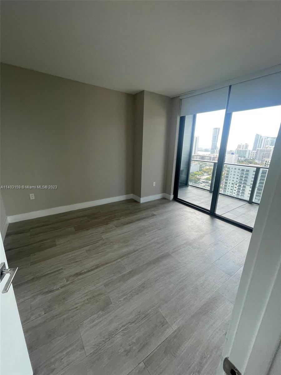 121 NE 34th St # 2101