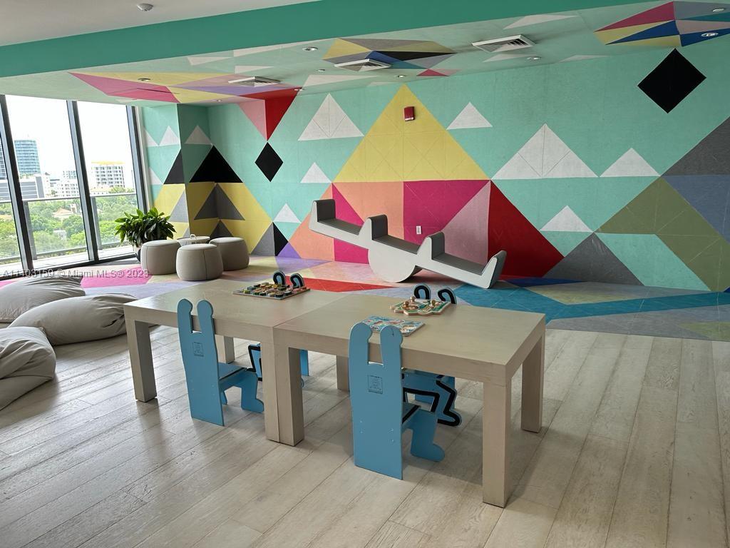 121 NE 34th St # 2101