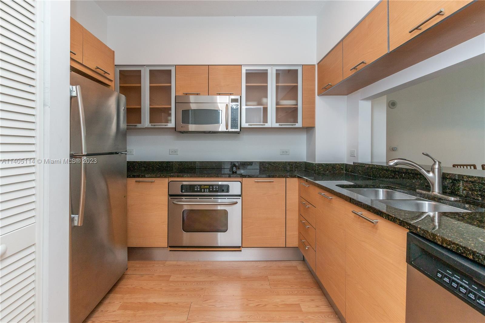 31 SE 5th St # 201