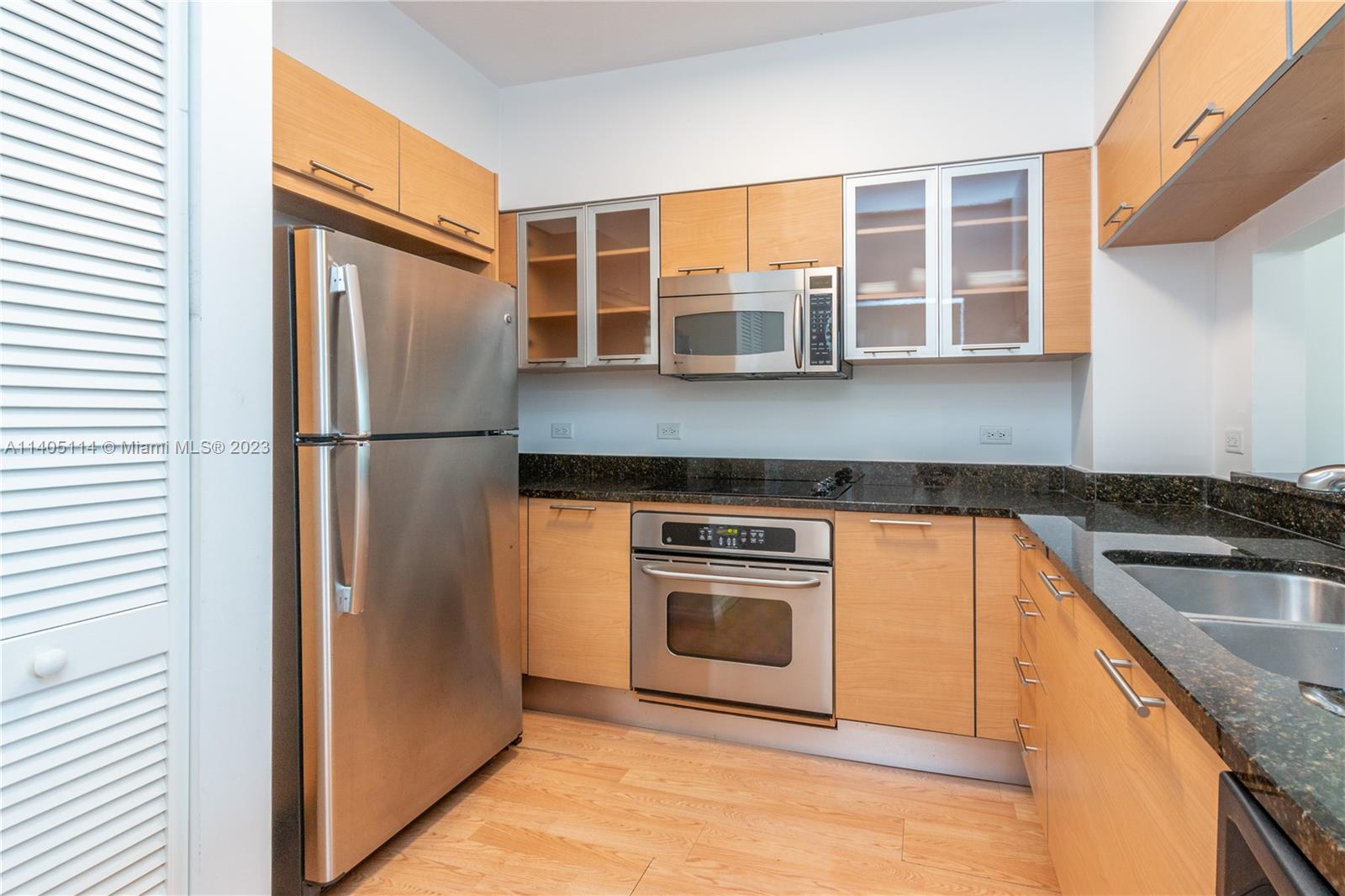 31 SE 5th St # 201