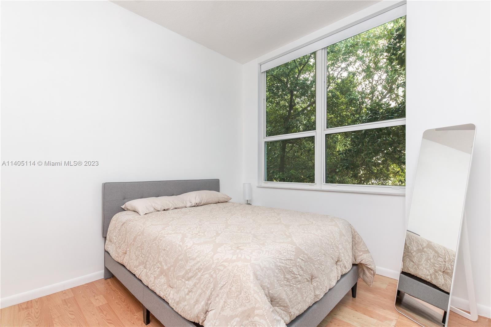 31 SE 5th St # 201