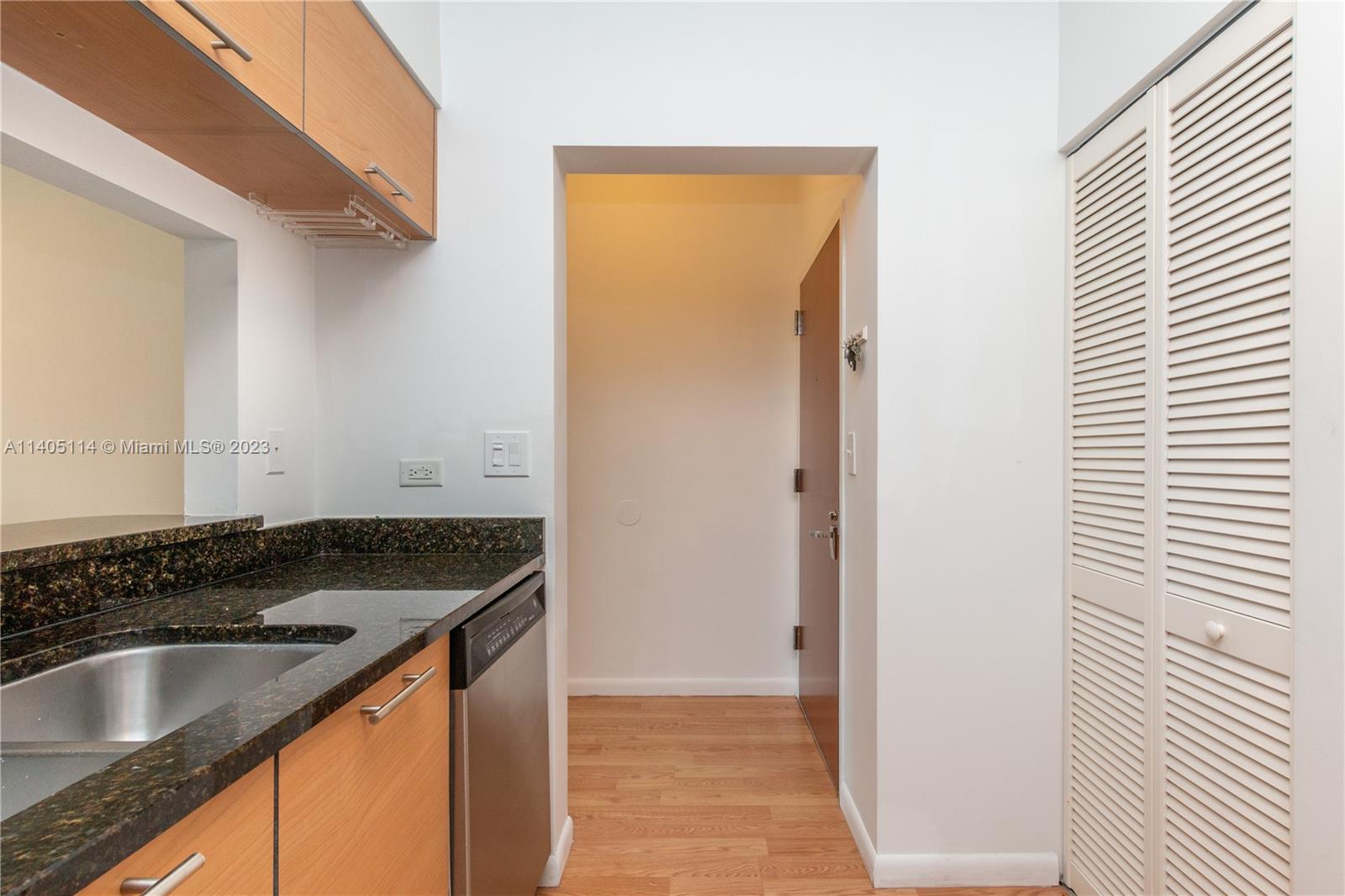 31 SE 5th St # 201