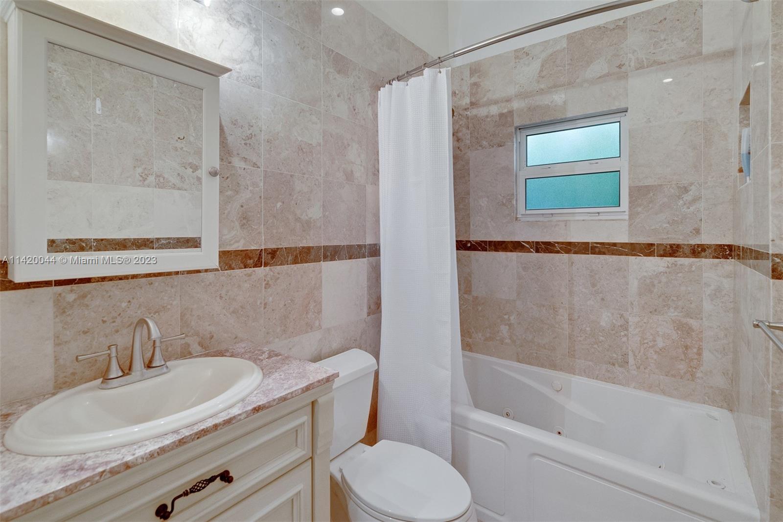 3564 Franklin Ave # 1