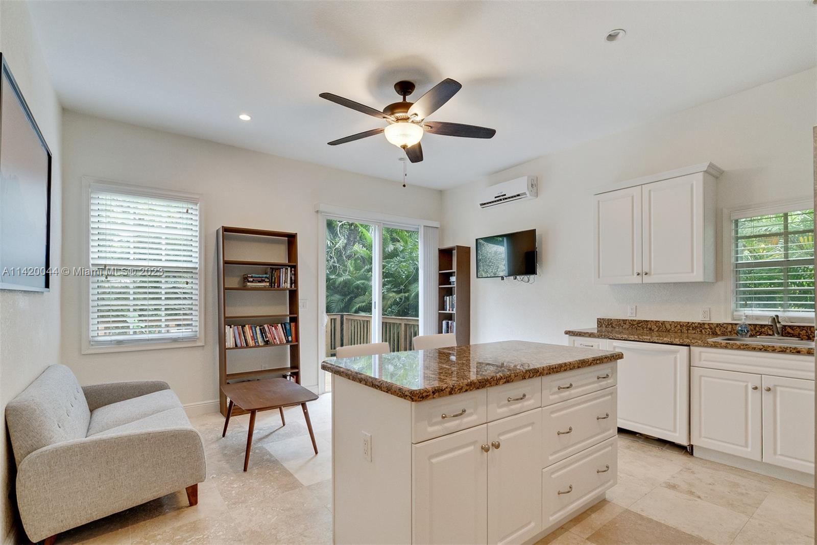 3564 Franklin Ave # 1