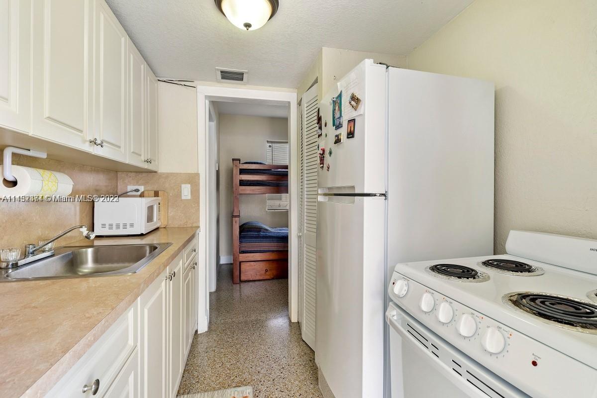 610 SW 36th Ct REAR