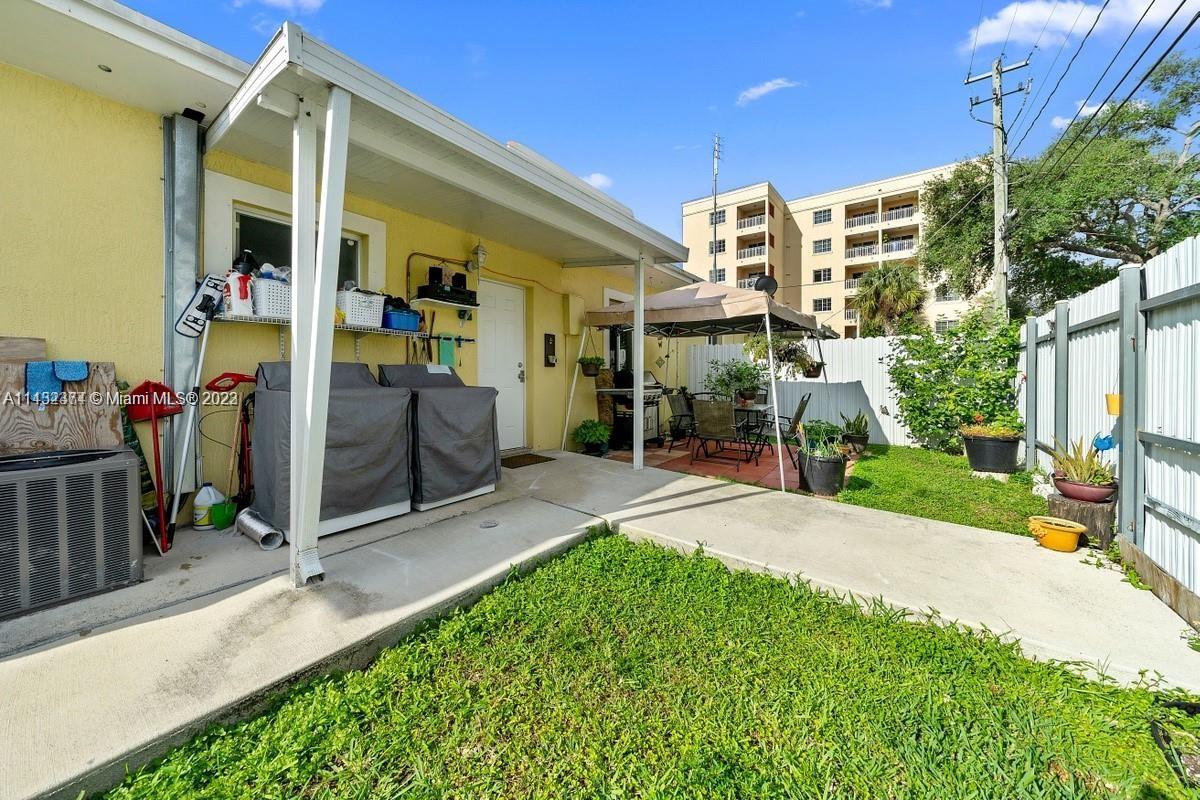 610 SW 36th Ct REAR