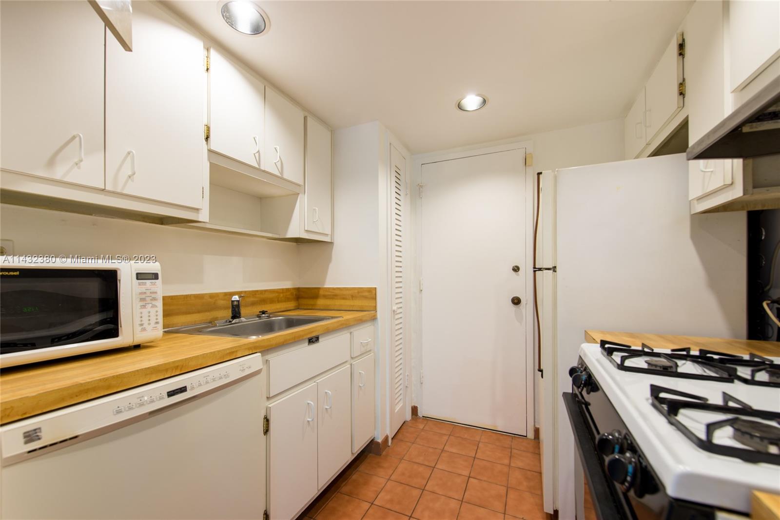 1205 Mariposa Ave # 431