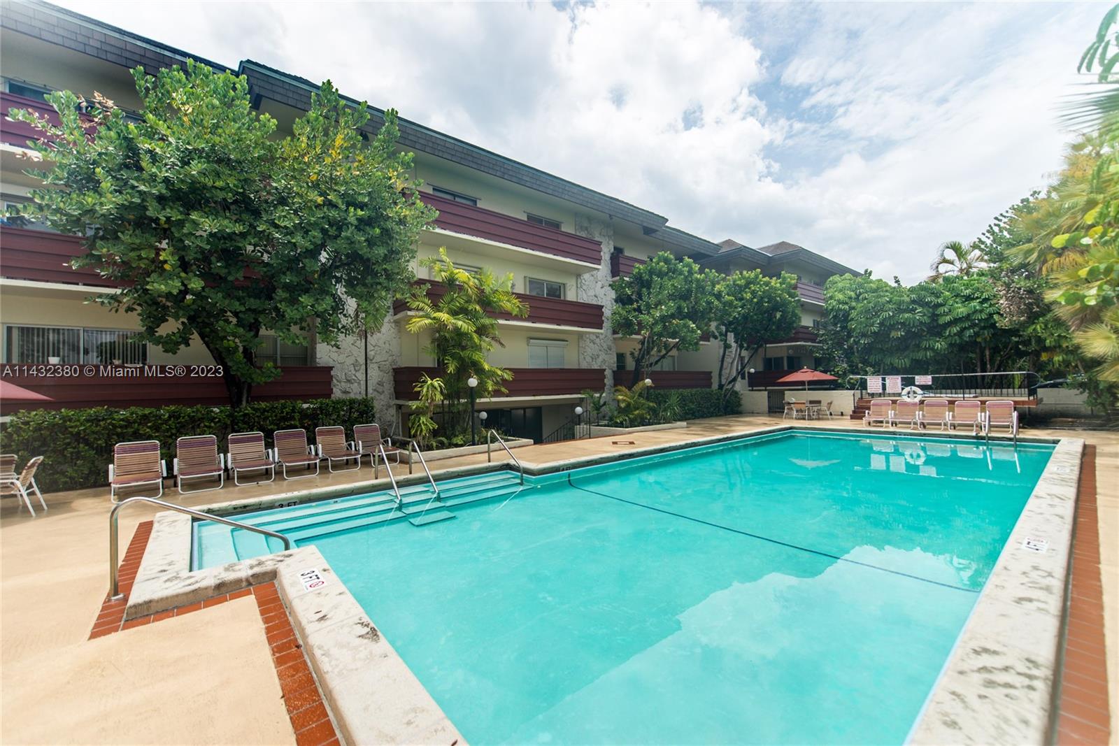 1205 Mariposa Ave # 431