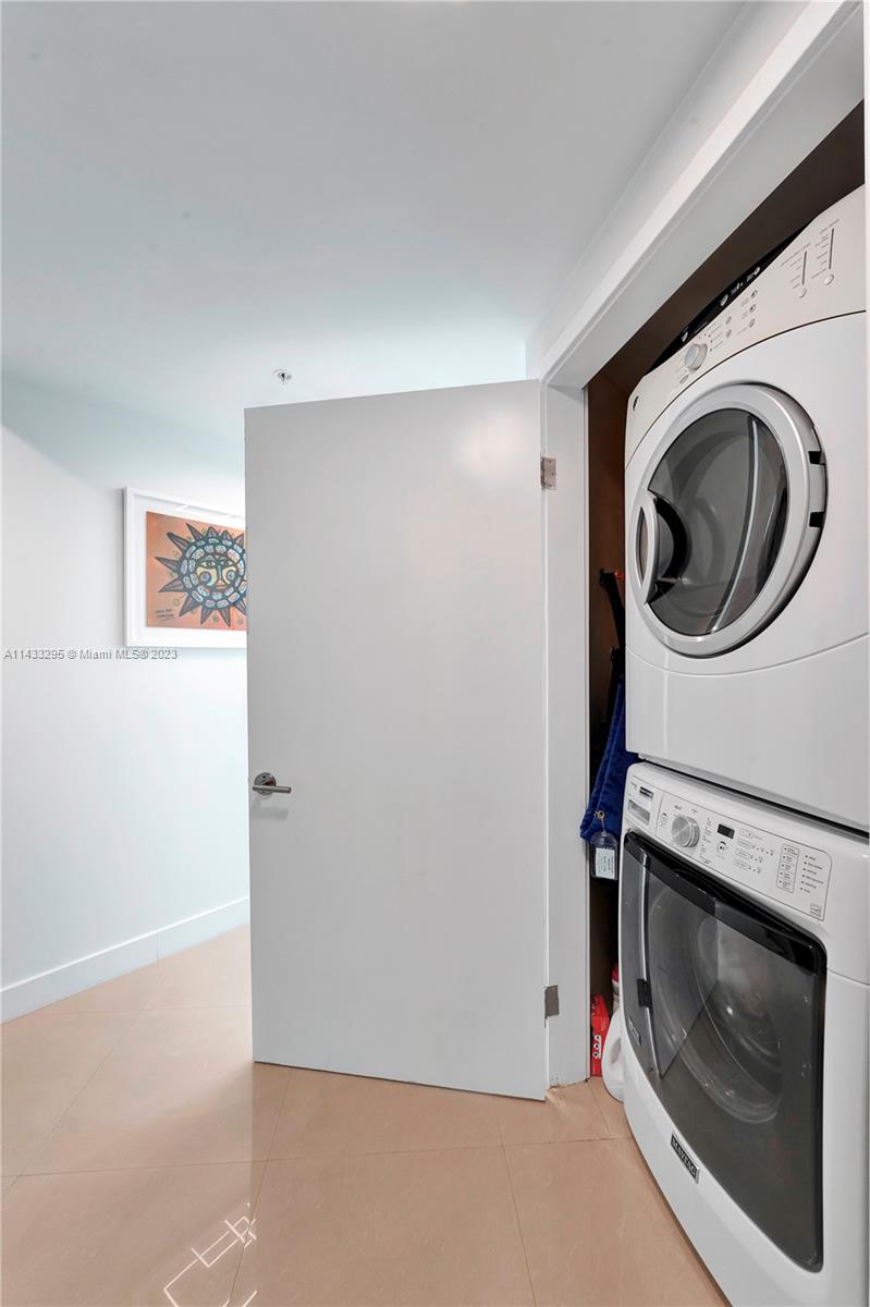 218 SE 14th St # 1501