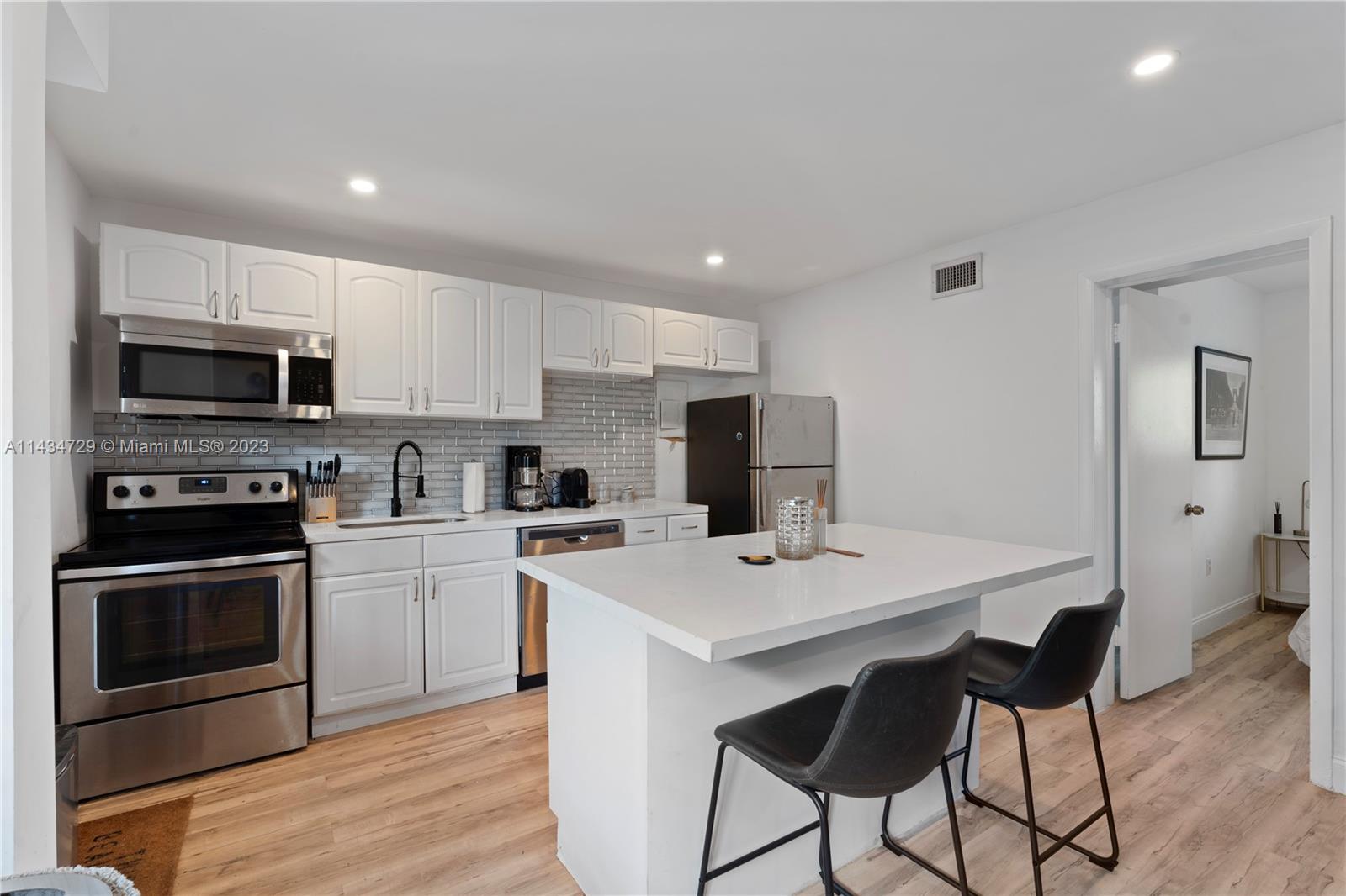 3242 Mary St # S311