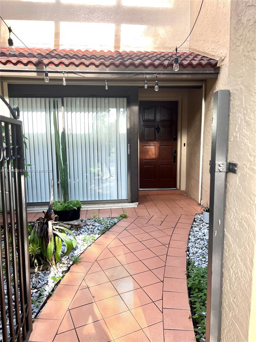 10003 Costa Del Sol Blvd # 67 Unit: E-67