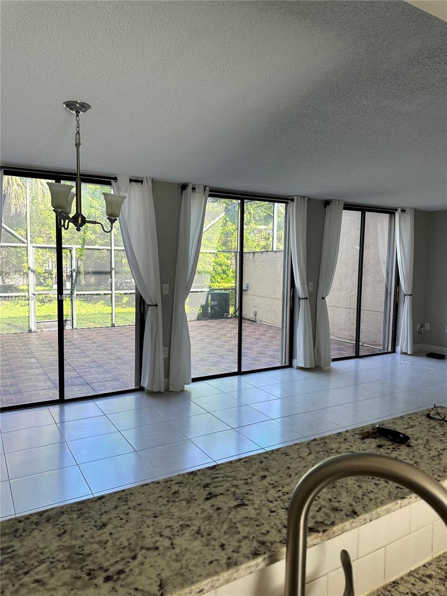 10003 Costa Del Sol Blvd # 67 Unit: E-67