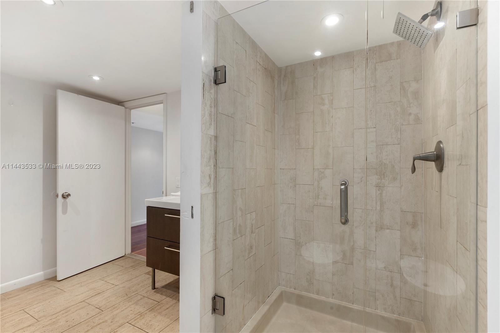 1717 N Bayshore Dr # 3641 Unit: A-3641