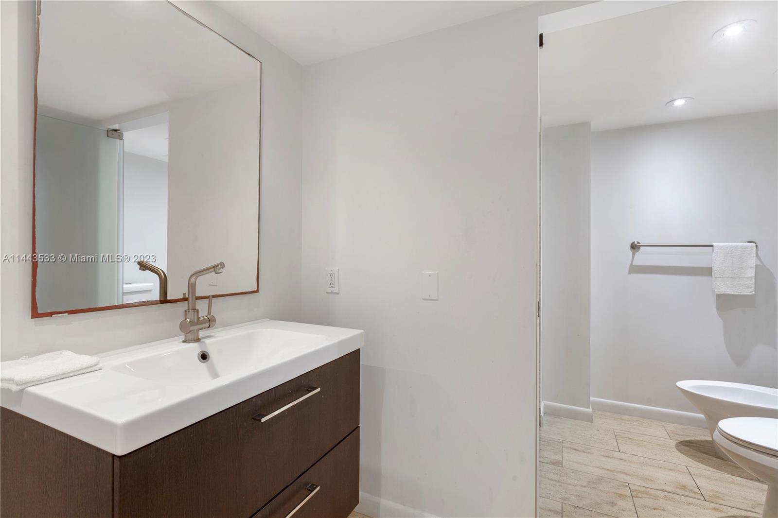 1717 N Bayshore Dr # 3641 Unit: A-3641