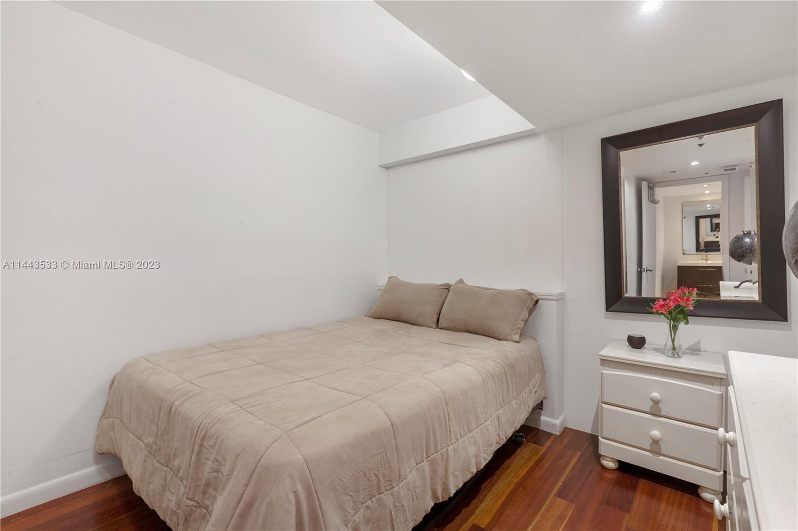1717 N Bayshore Dr # 3641 Unit: A-3641