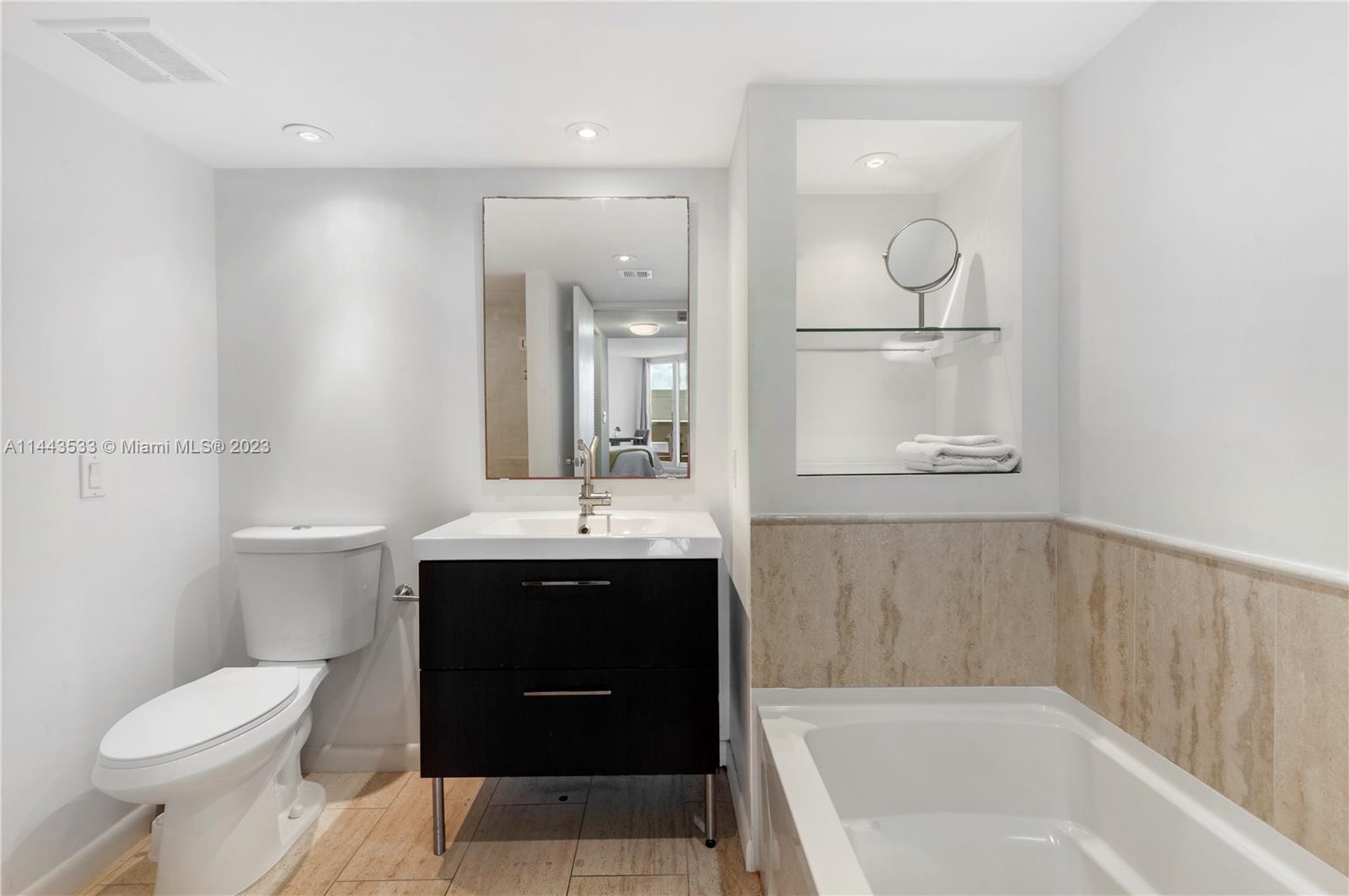 1717 N Bayshore Dr # 3641 Unit: A-3641
